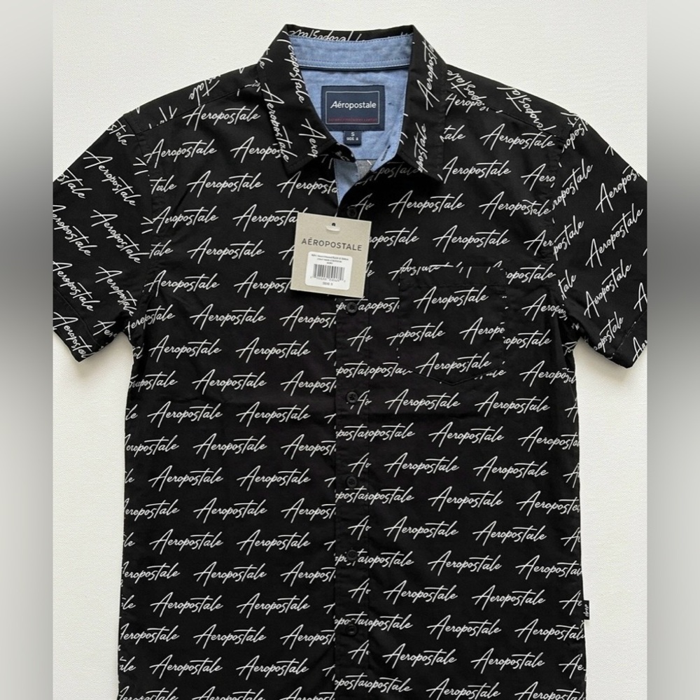 NWT Aeropostale Black & White Logo’ed Short Sleeve Camp Shirt Chambray Accents